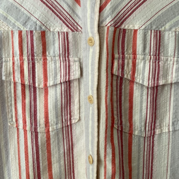 J Crew cotton/viscose rayon short sleeve button ups. Size XS - Picture 3 of 10